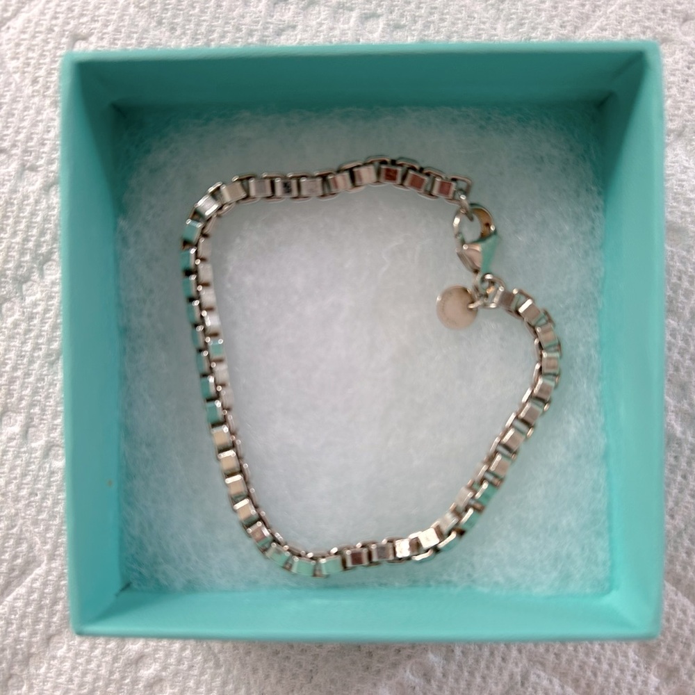 Tiffany & Co. Sterling 925 Venetian Link Bracelet 7.5" includes box & pouch